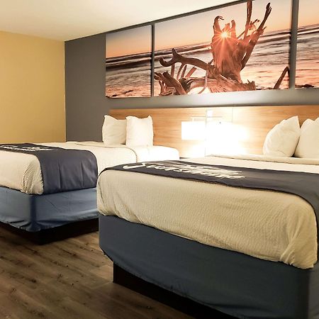 Days Inn & Suites By Wyndham Merrillville Esterno foto