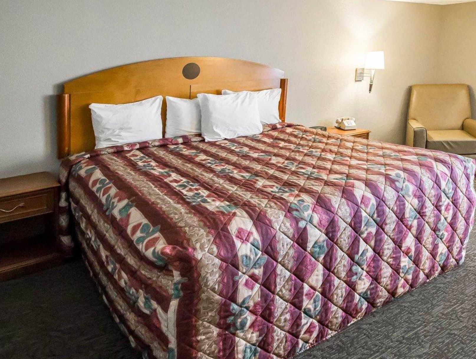 Days Inn & Suites By Wyndham Merrillville Esterno foto