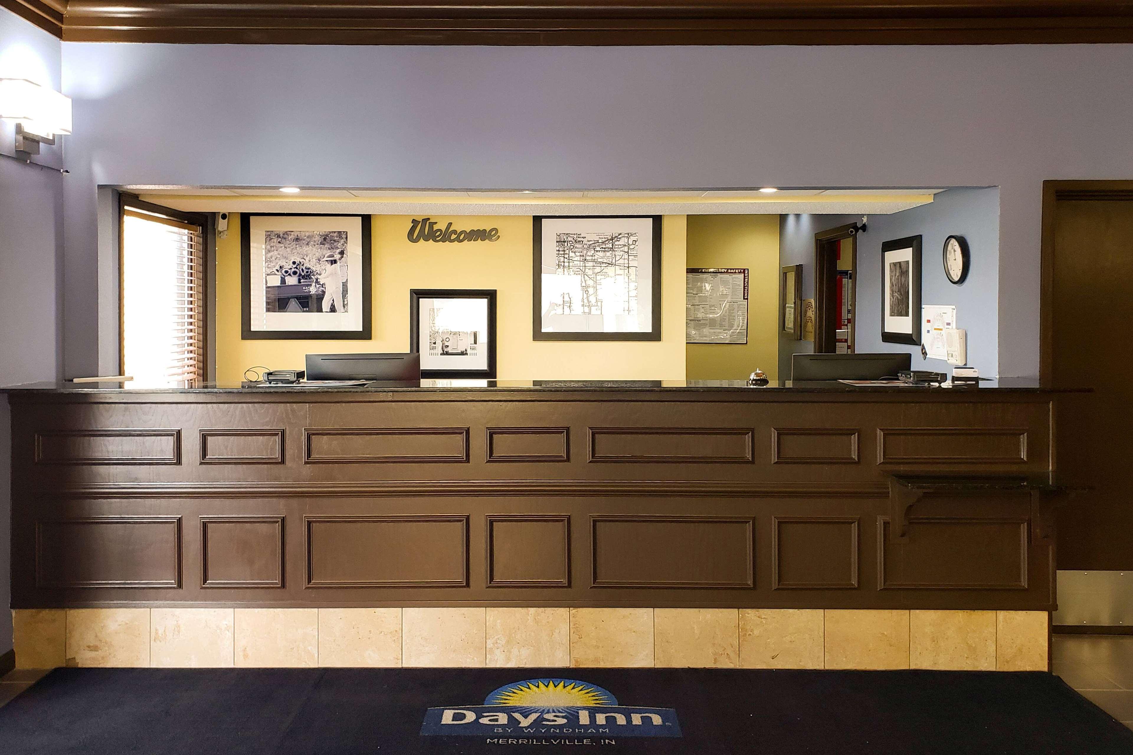 Days Inn & Suites By Wyndham Merrillville Esterno foto