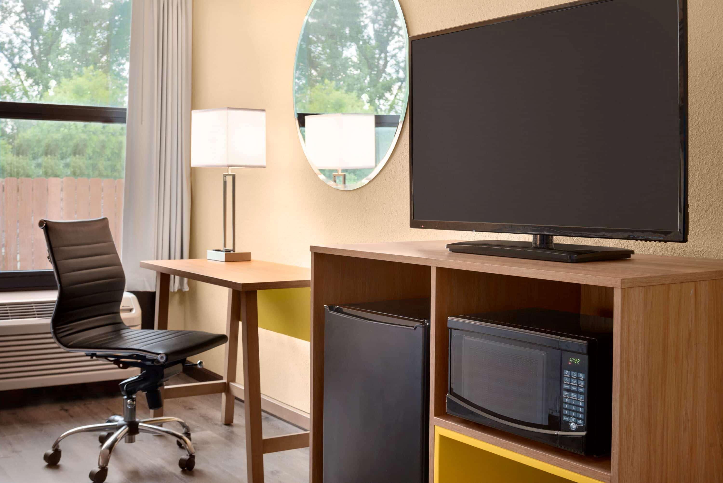 Days Inn & Suites By Wyndham Merrillville Esterno foto