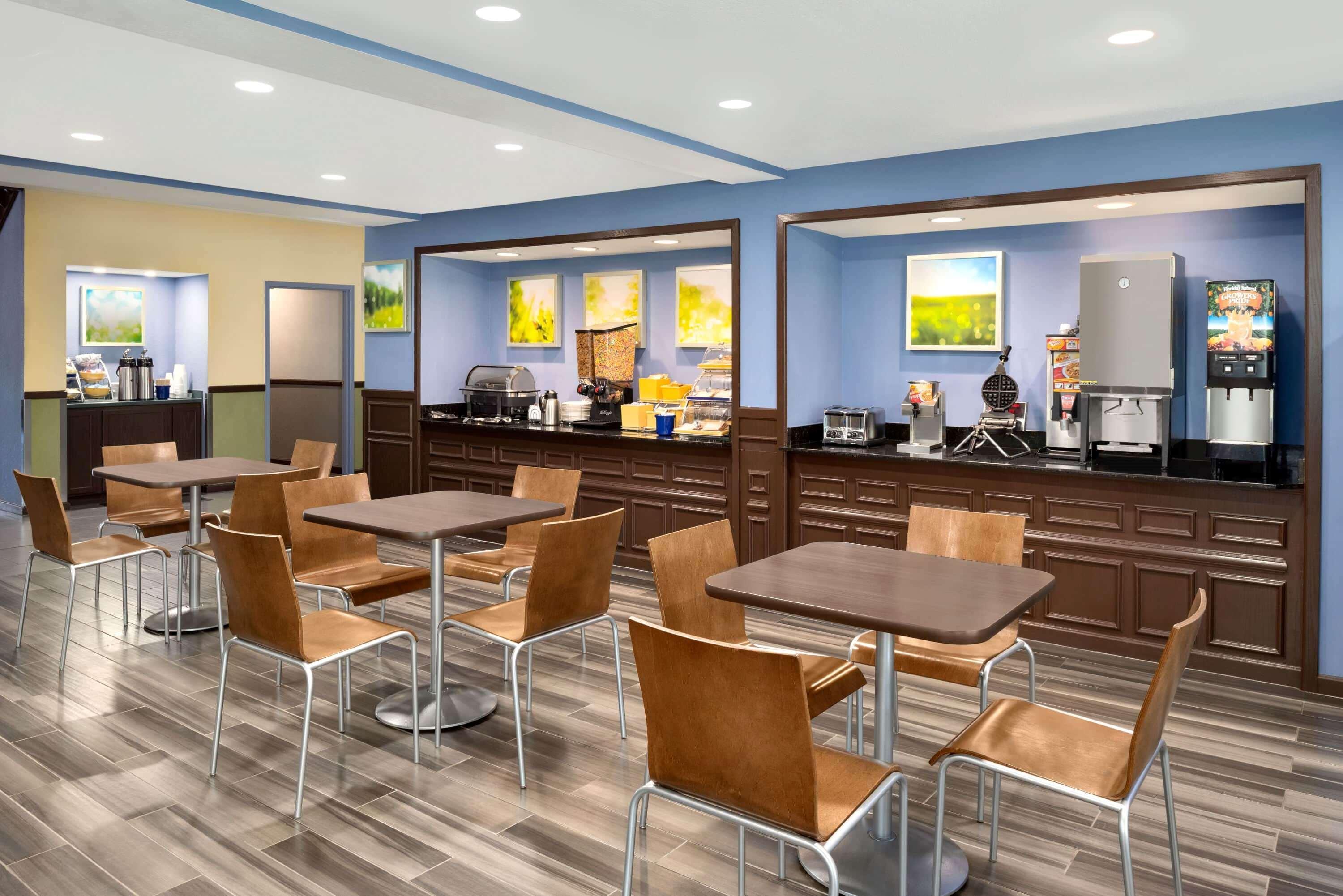 Days Inn & Suites By Wyndham Merrillville Esterno foto