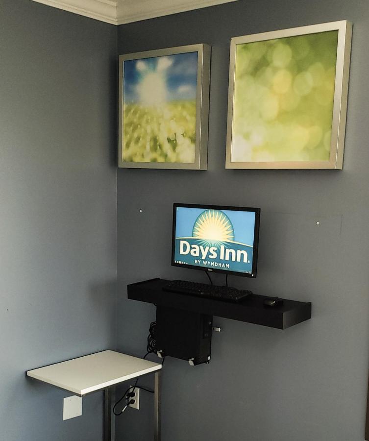 Days Inn & Suites By Wyndham Merrillville Esterno foto