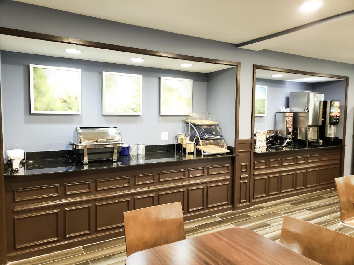 Days Inn & Suites By Wyndham Merrillville Esterno foto