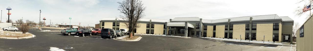 Days Inn & Suites By Wyndham Merrillville Esterno foto