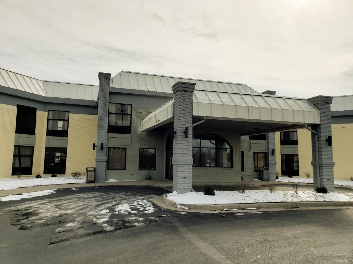 Days Inn & Suites By Wyndham Merrillville Esterno foto